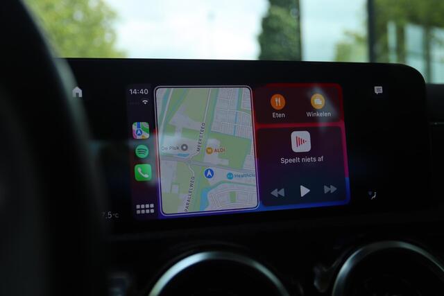 Mercedes-Benz A-KLASSE 180 BUSINESS SOLUTION AUT. | ORIG. NL | WIDESCREEN | TREKHAAK | CARPLAY | CAMERA | LED | STOELVERW.