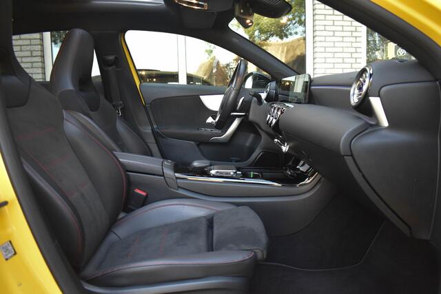 Mercedes-Benz A-KLASSE 180 AMG Sfeer Pano Electr. Stoelen Advanced Audio