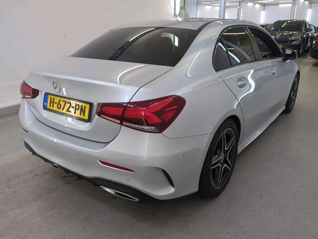 Mercedes-Benz A-KLASSE 200 AMG-Line Panoramadak Camera High-Performance-Led
