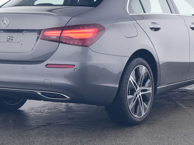 Mercedes-Benz A-KLASSE 250 e Sedan Plug-In Hybride Face Lift | Progressive Line Advanced Plus | 18 Inch Velgen | Dodehoek Assist | Stuur en Stoelverwarming | Inclusief 48 maanden MB Certified garantie voor Europa.