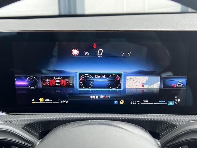 Mercedes-Benz A-KLASSE 180 Star Edition AMG LIMITED | Bruin Interieur | Night Pakket | Panoramadak | MULTIBEAM LED Koplampen | Apple CarPlay | Android Auto | Sierdelen Lindehout Zwart | Sfeerverlichting | Stoelverwarming | Achteruitrijcamera