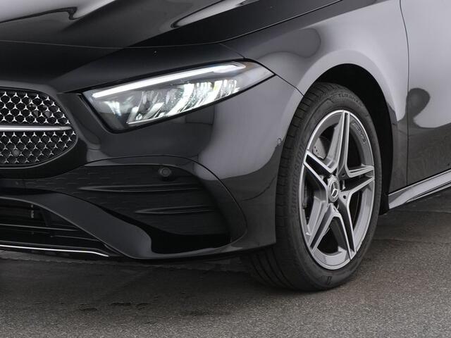 Mercedes-Benz A-KLASSE 250 e AMG Face Lift Plug-In Hybride | AMG Line | Night Pakket | Trekhaak | Lederen Bekleding | Panorama Schuif-Kanteldak | Sfeerverlichting | Inclusief 24 maanden MB Certified garantie voor Europa.