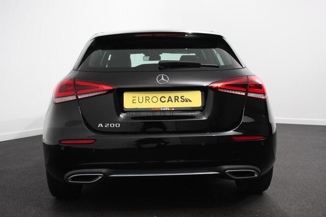 Mercedes-Benz A-KLASSE 200 Progressive | Navigatie | Climate Control | Lane Assist | Camera | Trekhaak | DAB | LED | Verkeersbord Herkenning |
