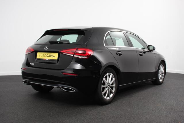 Mercedes-Benz A-KLASSE 200 Progressive | Navigatie | Climate Control | Lane Assist | Camera | Trekhaak | DAB | LED | Verkeersbord Herkenning |
