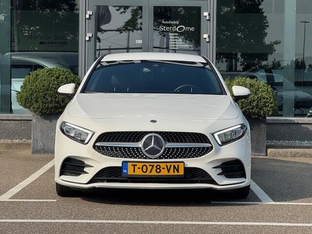 Mercedes-Benz A-KLASSE 200 Business Solution AMG l MBUX l LED High Performance l Camera l Smartphone integratie pakket l Licht en Zicht pakket l Airco l Deelbare Achterbank l PTS l Airconditioning l Spiegel pakket l