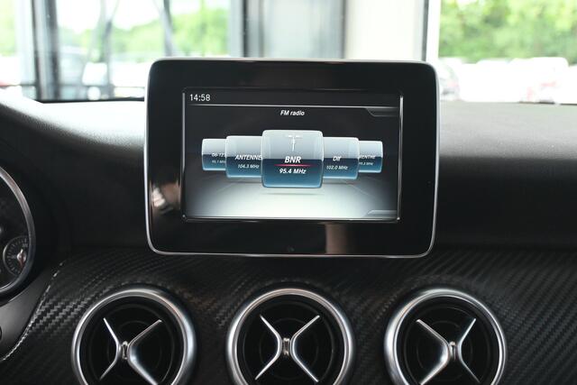 Mercedes-Benz A-KLASSE 160 Ambition AMG Automaat Navigatie LED Rijklaaprijs Inruil Mogelijk!