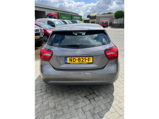 Mercedes-Benz A-KLASSE 180 Lease Edition Plus navi ecc parkeersensoren