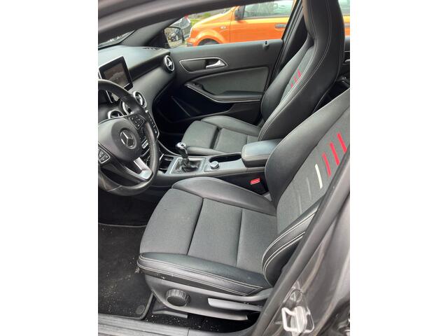 Mercedes-Benz A-KLASSE 180 Lease Edition Plus navi ecc parkeersensoren