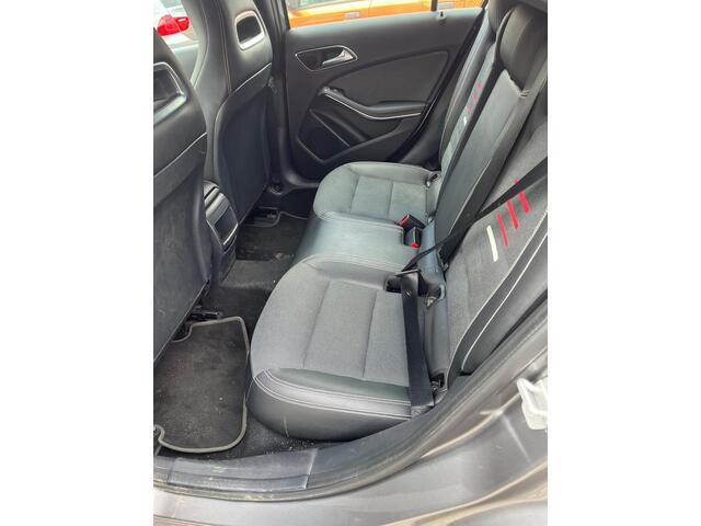 Mercedes-Benz A-KLASSE 180 Lease Edition Plus navi ecc parkeersensoren