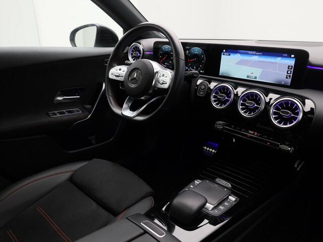 Mercedes-Benz A-KLASSE 180 AMG Line | PANO | CAMERA | KEYLESS | SFEERVERLICHTING | STOELVERW.