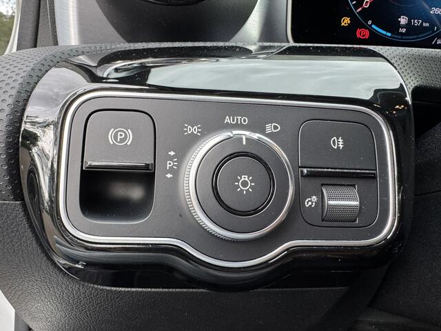 Mercedes-Benz A-KLASSE 180 Business Solution AMG*LED*Navi*Camera*