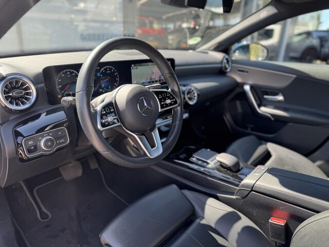 Mercedes-Benz A-KLASSE 180 Business solution Luxury | ACC | Camera | Leer