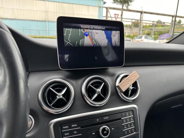 Mercedes-Benz A-KLASSE 160 Ambition NLAUTO/CARPLAY/XENON/NAVI/AMG