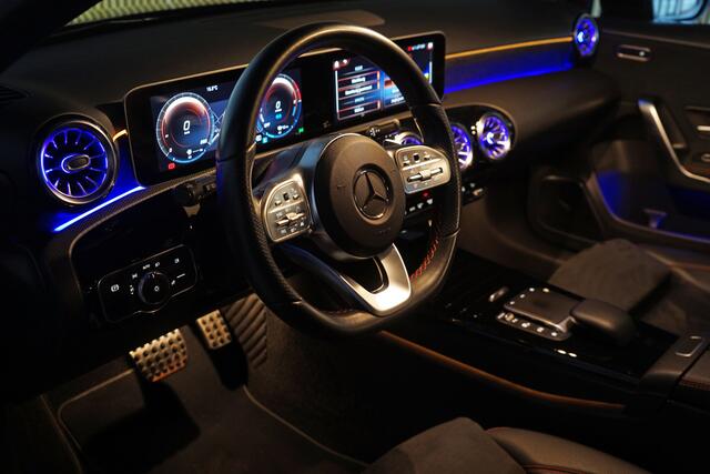 Mercedes-Benz A-KLASSE 250 e AMG ? Adap. Cruise ? Burmester ? Pano ? Night ? Camera ? Sfeer ? MBUX