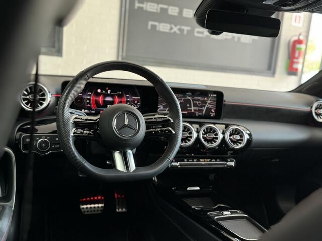 Mercedes-Benz A-KLASSE A 200 AMG Line Facelift 2023 PANO SFEER