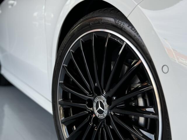 Mercedes-Benz A-KLASSE A 200 AMG Line Facelift 2023 PANO SFEER