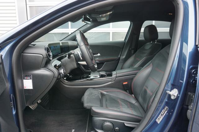 Mercedes-Benz A-KLASSE 180 Business Solution AMG Automaat | WideScreen | Camera | Origineel NL |