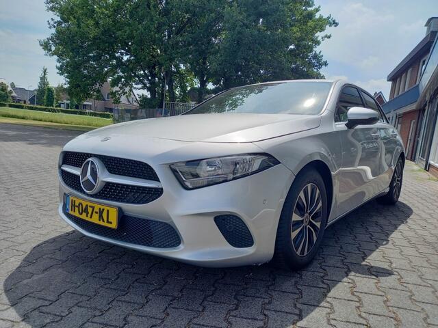 Mercedes-Benz A-KLASSE 180 Business Solution