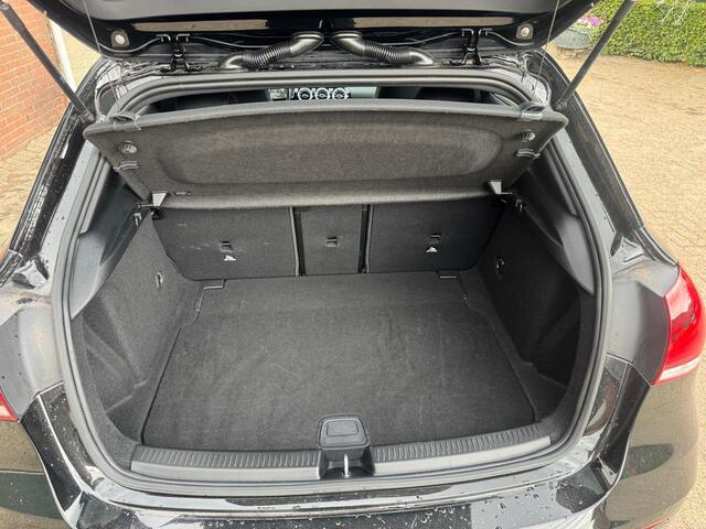 Mercedes-Benz A-KLASSE 200 Business Solution AMG