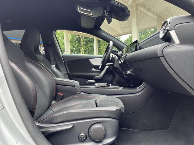 Mercedes-Benz A-KLASSE 180 Business Solution AMG Sfeerverlichting Camera