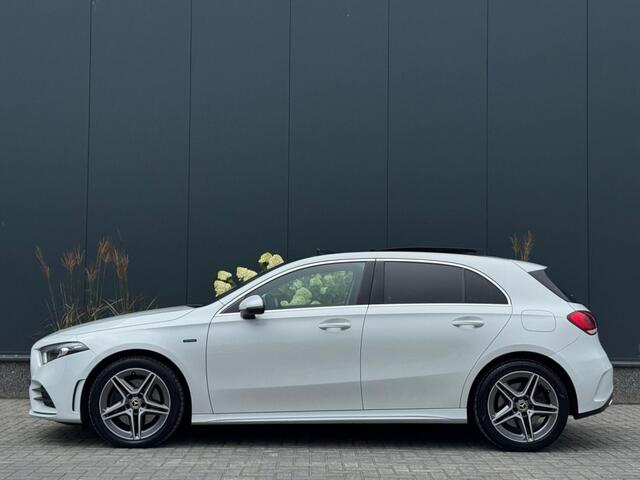 Mercedes-Benz A-KLASSE 250 e AMG Line FULL PANO SFEER ECC PDC SPORTVELGEN NAVI
