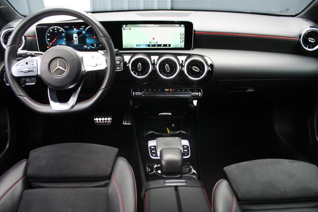 Mercedes-Benz A-KLASSE 180 Business Solution AMG