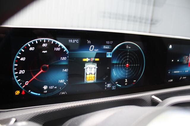 Mercedes-Benz A-KLASSE 180 Business Solution AMG