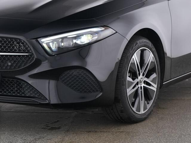 Mercedes-Benz A-KLASSE 250 e Night Plug-In Hybride Progressive Line Advanced Plus | Night Pakket | Trekhaak | Dodehoek Assist | 360°-Camera | Panorama Schuif-Kanteldak. Inclusief 24 maanden MB Certified garantie voor Europa.