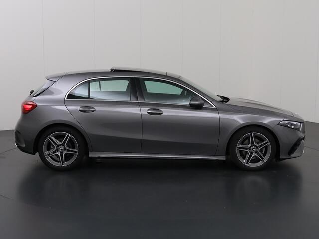 Mercedes-Benz A-KLASSE 180 AMG Line | Panoramadak | Wide Screen | Sfeerverlichting | Sportstoelen | Camera | DAB | Climate Control | Navigatie | Stoelverwarming | Dodehoek detectie | Multibeam LED |