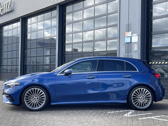 Mercedes-Benz A-KLASSE 180 Star Edition AMG Line | Winterpakket | 19 inch Multispaaks AMG Velgen | Panoramadak | Dodehoekassistent | MULTIBEAM LED koplampen | Stoelverwarming | Stuurverwarming |