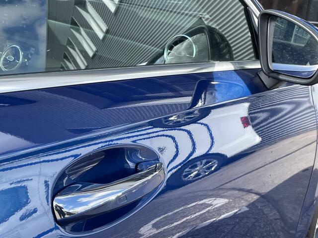 Mercedes-Benz A-KLASSE 180 Star Edition AMG Line | Winterpakket | 19 inch Multispaaks AMG Velgen | Panoramadak | Dodehoekassistent | MULTIBEAM LED koplampen | Stoelverwarming | Stuurverwarming |