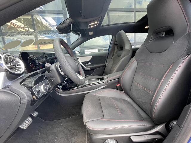 Mercedes-Benz A-KLASSE 180 Star Edition AMG Line | Winterpakket | 19 inch Multispaaks AMG Velgen | Panoramadak | Dodehoekassistent | MULTIBEAM LED koplampen | Stoelverwarming | Stuurverwarming |