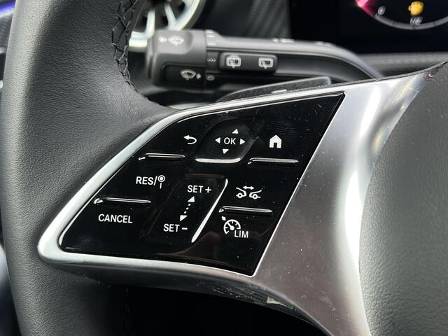 Mercedes-Benz A-KLASSE 180 Star Edition Luxury Line | Panoramadak | Apple CarPlay | Android Auto | Sfeerverlichting | Stoelverwarming | Achteruitrijcamera | Parkeersensoren | Elektrisch Inklapbare Buitenspiegels