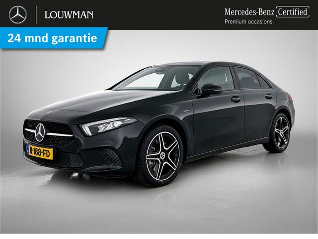 Mercedes-Benz A-KLASSE 250 e Premium Plus | 5 spaaks lichtmetalen velgen | MBUX wide screen | Navigatie | Parking support | Camera achter | Inclusief 24 maanden Mercedes-Benz Certified garantie voor Europa.