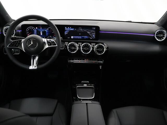 Mercedes-Benz A-KLASSE 250e Star Edition Luxury Line | Panoramaschuifdak | Trekhaak | Achteruitrijcamera