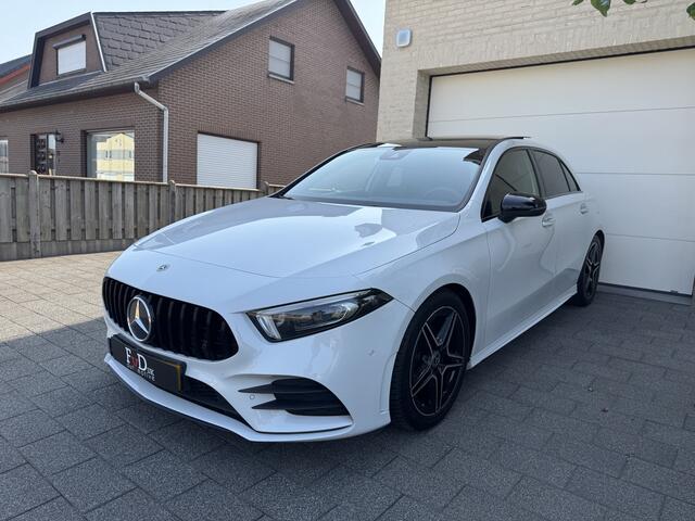 Mercedes-Benz A-KLASSE 180 AMG Aut Panoramadak Nightpakket Widescreen AmbientLight Keyless SportLeder Led Camera Pdc