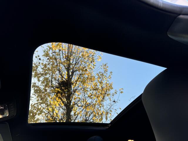 Mercedes-Benz A-KLASSE 180 AMG Aut Panoramadak Nightpakket Widescreen AmbientLight Keyless SportLeder Led Camera Pdc