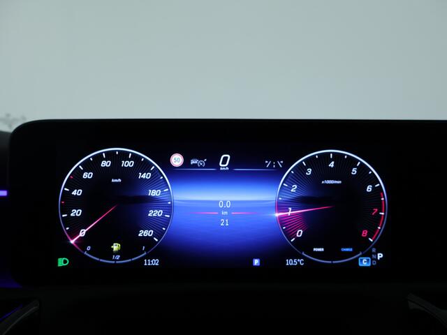 Mercedes-Benz A-KLASSE 180 AMG Line Plus LIMITED | Antidiefstalpakket URBAN GUARD PLUS | Dodehoekassistent | Parkeerpakket met 360°-camera | Extra USB-poorten | KEYLESS GO | Sfeerverlichting | Head-up display | Verwarmde stoelen vooraan |