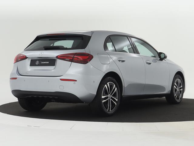 Mercedes-Benz A-KLASSE 250 e Star Edition LIMITED | Dodehoekassistent | Verwarmde stoelen vooraan | Spiegelpakket | Parkeerpakket met achteruitrijcamera | Extra USB-poorten |