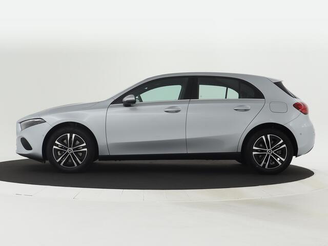 Mercedes-Benz A-KLASSE 250 e Star Edition LIMITED | Dodehoekassistent | Verwarmde stoelen vooraan | Spiegelpakket | Parkeerpakket met achteruitrijcamera | Extra USB-poorten |