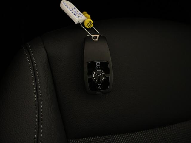 Mercedes-Benz A-KLASSE 250 e Star Edition LIMITED | Dodehoekassistent | Verwarmde stoelen vooraan | Spiegelpakket | Parkeerpakket met achteruitrijcamera | Extra USB-poorten |