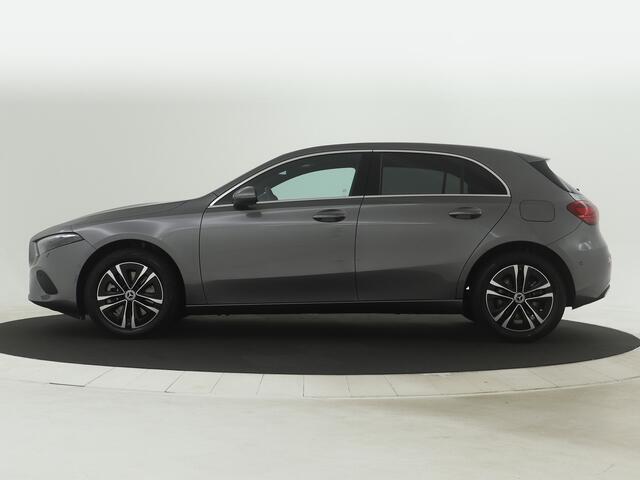 Mercedes-Benz A-KLASSE 250 e Business Line | Verwarmde stoelen vooraan | Extra USB-poorten | Zitcomfortpakket | Achteruitrijcamera | Dodehoekassistent | Spiegelpakket | Parkeerpakket met achteruitrijcamera |
