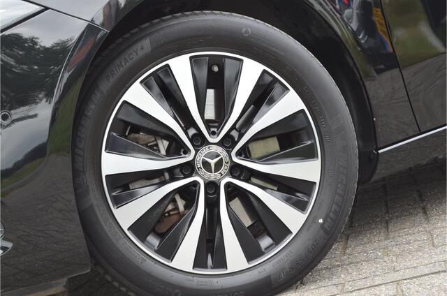 Mercedes-Benz A-KLASSE 250 e Pano | Widescreen | a.Camera | Adaptive Cruise | Carplay | Stoelverwarming | Getint glas