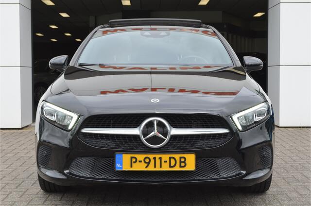 Mercedes-Benz A-KLASSE 250 e Pano | Widescreen | a.Camera | Adaptive Cruise | Carplay | Stoelverwarming | Getint glas