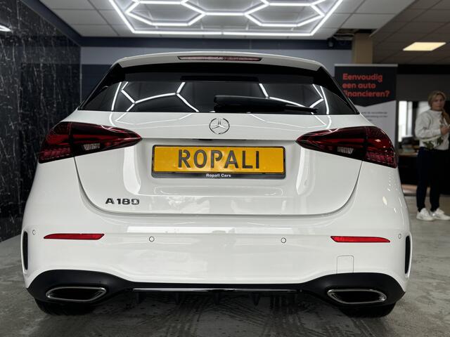 Mercedes-Benz A-KLASSE 180 AMG Line Ambilight