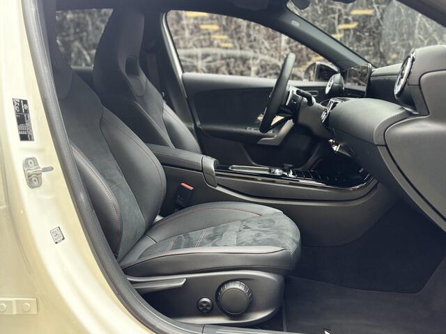 Mercedes-Benz A-KLASSE 180 AMG Line Ambilight