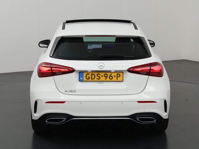 Mercedes-Benz A-KLASSE 180 AMG Line | Night | Panoramadak |