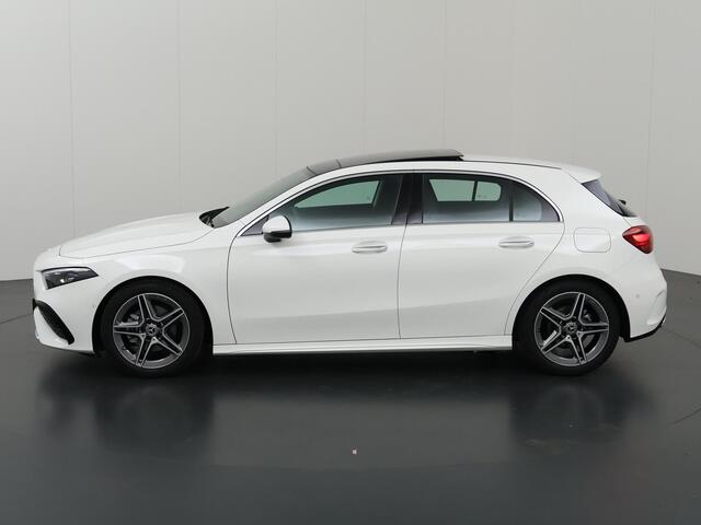 Mercedes-Benz A-KLASSE 180 AMG Line | Night | Panoramadak |