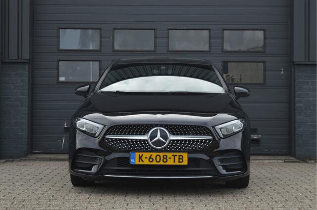 Mercedes-Benz A-KLASSE 180 Business Solution AMG | CAMERA | SFEERVERLICHTING |