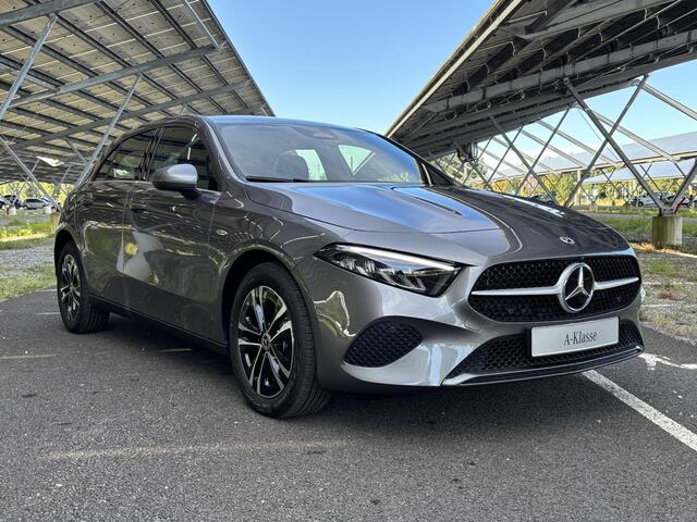 Mercedes-Benz A-KLASSE 250e Business Solution | Led Koplampen| Dodehoekassistent | Achteruitrijcamera| Apple carplay | Stoelverwarming |